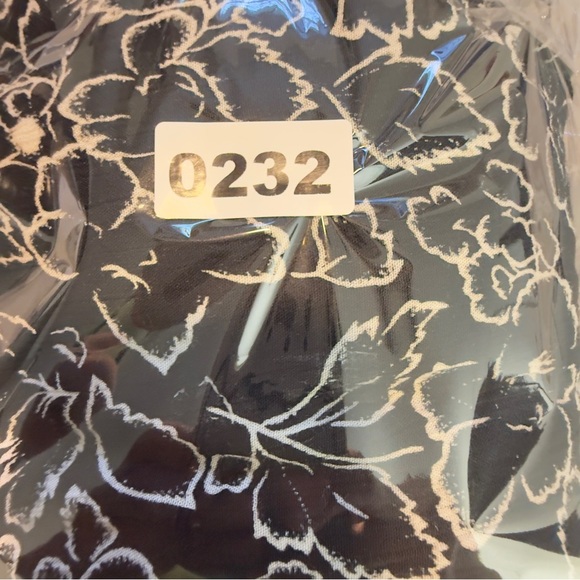 Elegant Black and White Patterned Jumpsuit - Picture 5 of 6